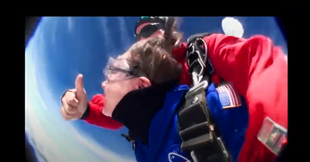 YOUNITYPE Skydive